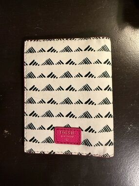kate spade White and Black Patterned Passport Cover with Pink Logo Patch